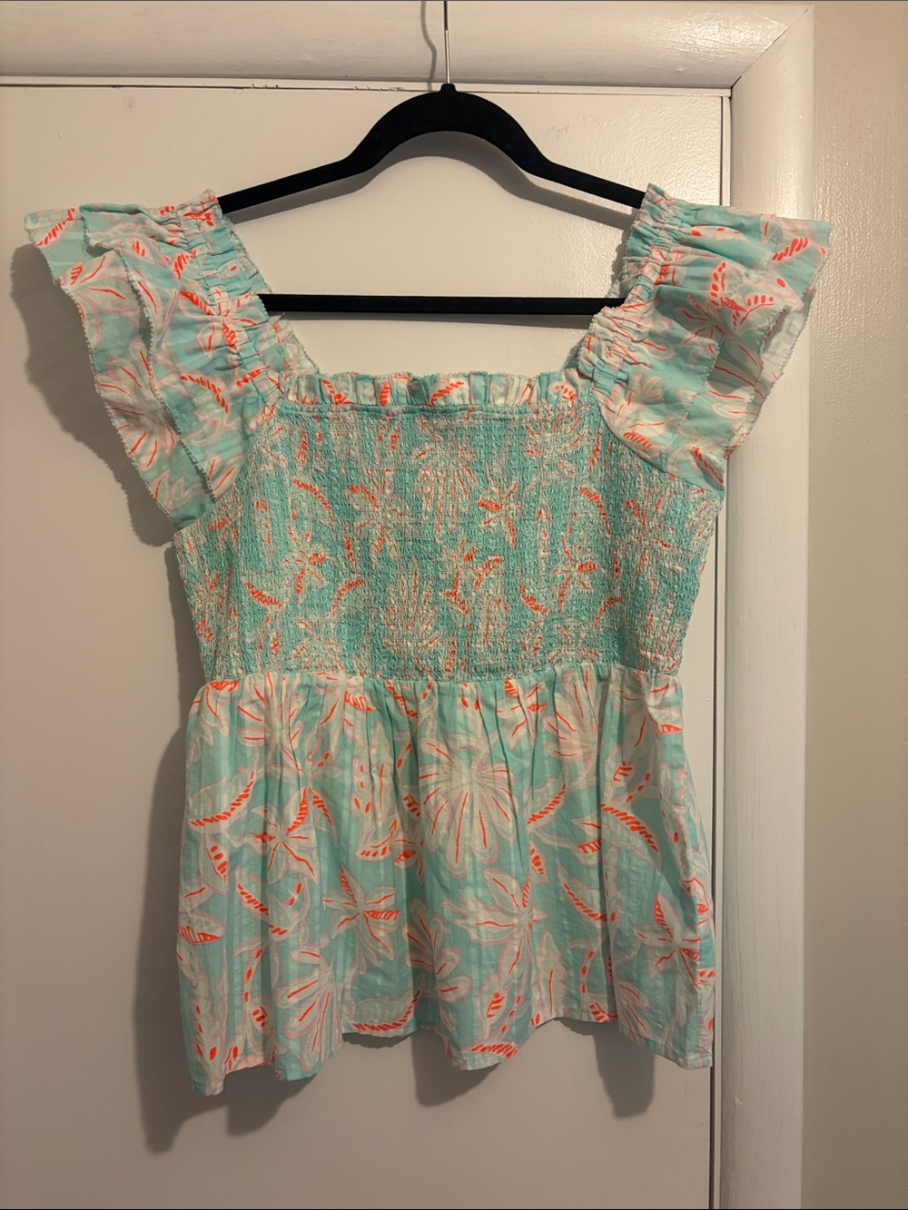 Vineyard Vines Women’s Mint Floral Smocked Flutter-Sleeve Top